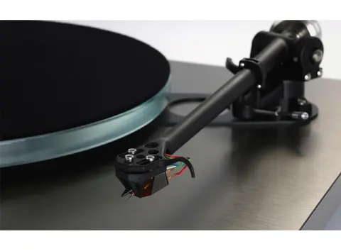 Rega Planar 6 RS, Nd9 pickup, sort RB880 arm, doble drivremmer, NEO Mk2 PSU 
