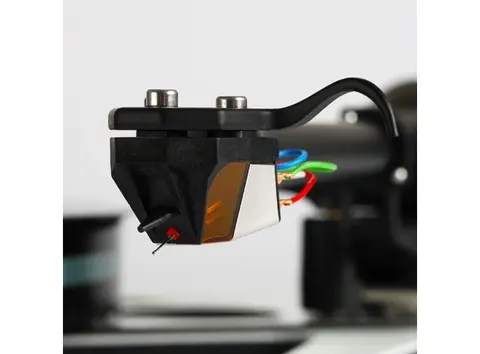 Rega Planar 6 RS, Nd9 pickup, sort RB880 arm, doble drivremmer, NEO Mk2 PSU 