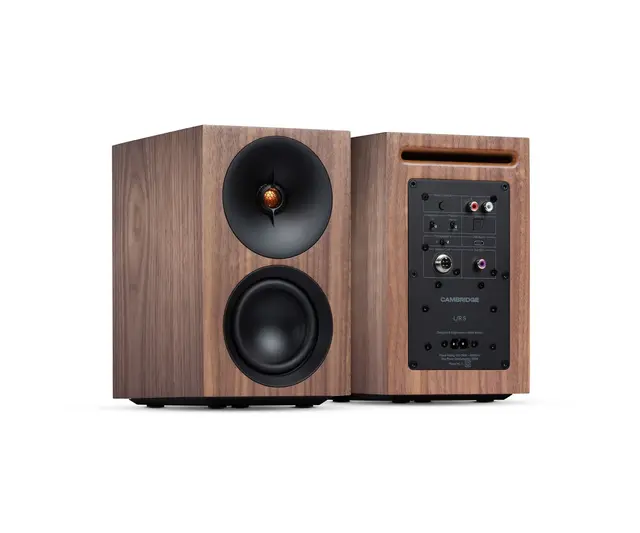Cambridge L/R S, aktiv høyttaler,valnøtt Bluetooth, RCA/optisk inngang 