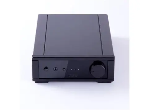 Rega io, forsterker 2x30 watt, MM RIAA-trinn, hodetelefon 