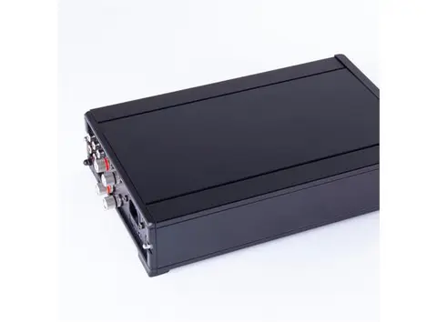 Rega io, forsterker 2x30 watt, MM RIAA-trinn, hodetelefon 