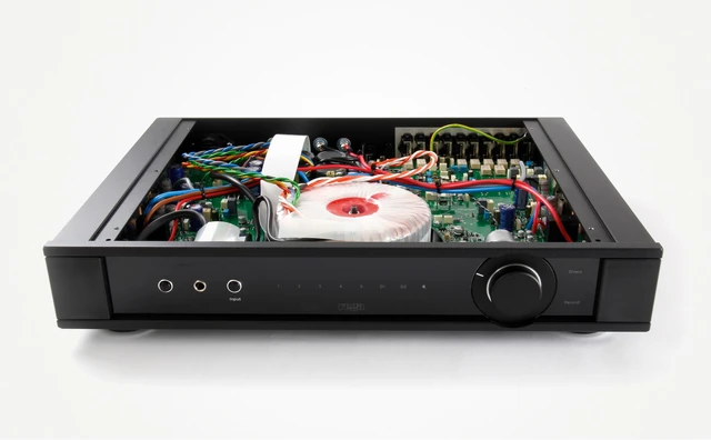 Rega Elicit Mk5, forsterker 2x105 watt, MM RIAA-trinn, D/A-konverter 