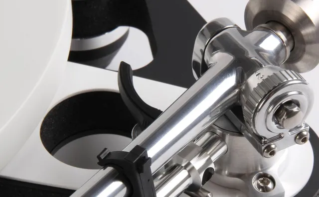 Rega RB3000, tonearm 3-punkts feste 