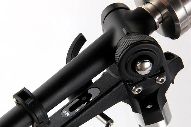 Rega RB880, tonearm 3-punkts feste 