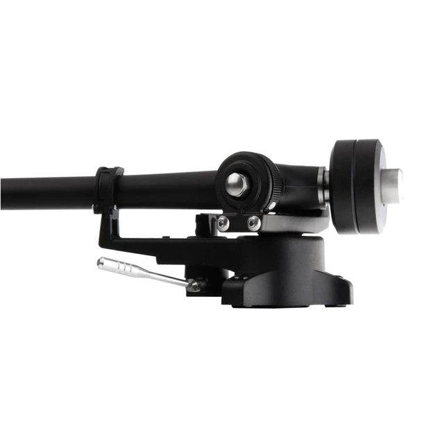 Rega RB330, tonearm 3-punkts feste 