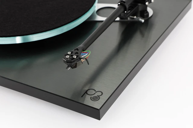 Rega Planar 3 RS, NEO strømforsyning Nd5 pickup, RB330 arm, svart 