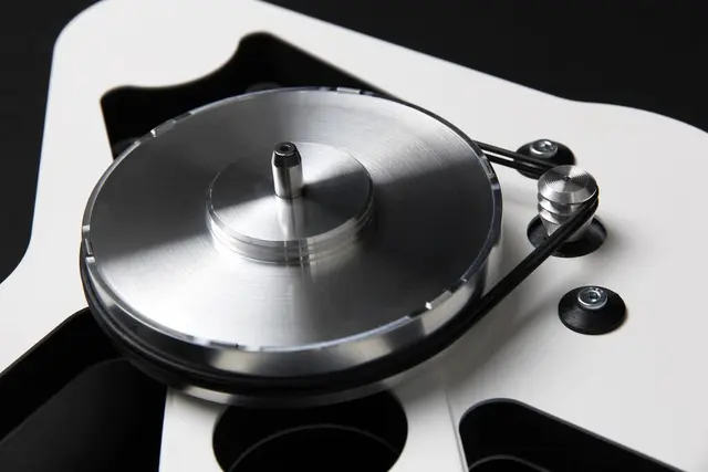 Rega Planar 10, platespiller Uten pickup, RB3000 arm, hvit 