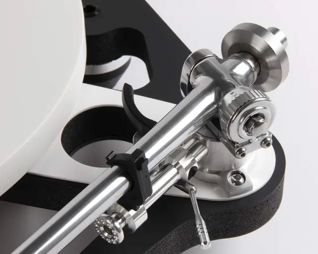 Rega Planar 10, platespiller Aphelion 2 MC-pickup, RB3000 arm 