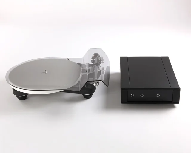 Rega Planar 10, platespiller Aphelion 2 MC-pickup, RB3000 arm 